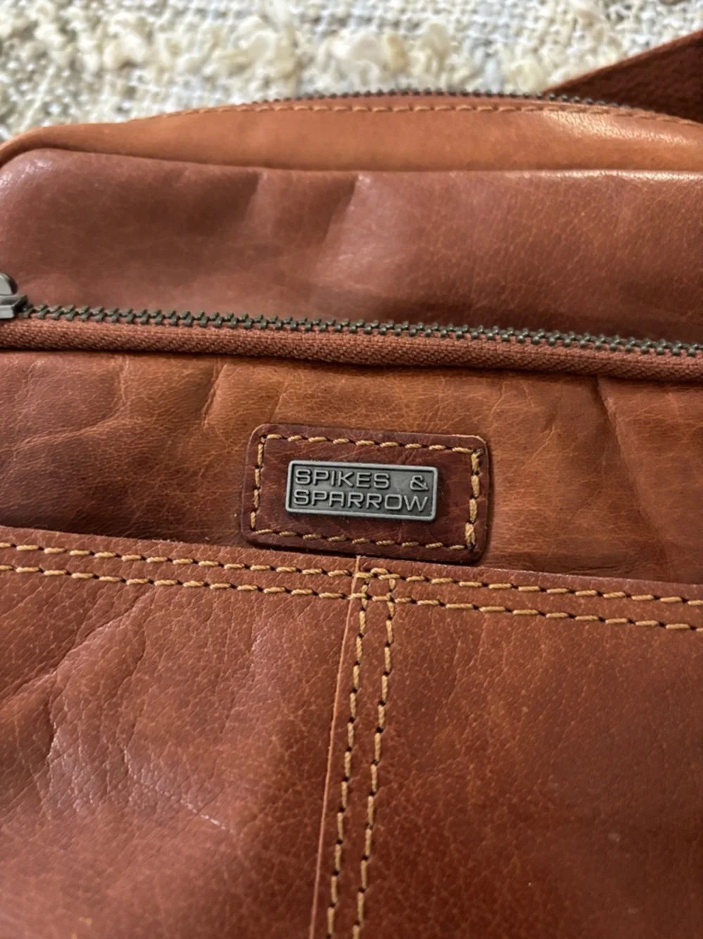 Spikes &‎ Sparrow Saddle Brown Leather Crossbody Bag NWOT Unisex